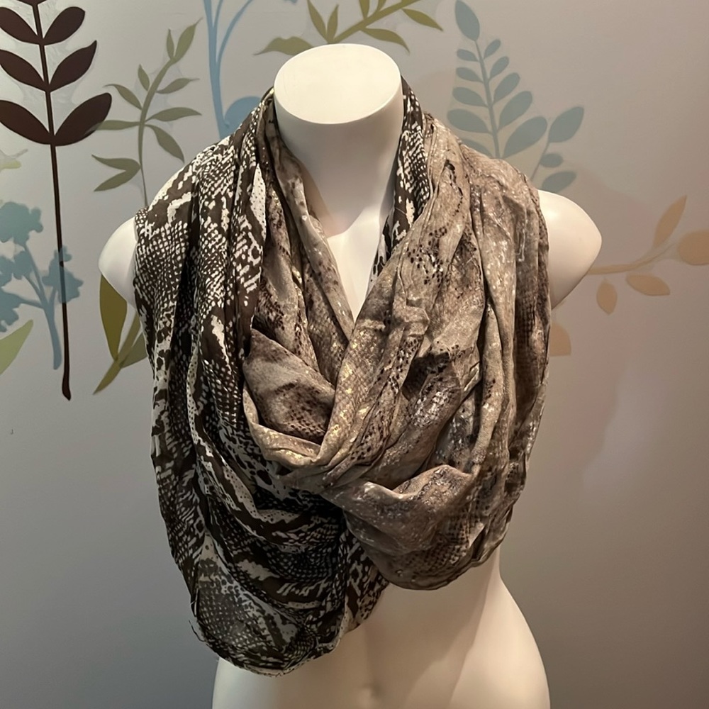 4/$20 Scarf set